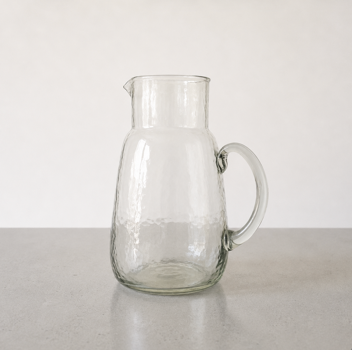 HAMMERED CARAFE - WITH HANDLE