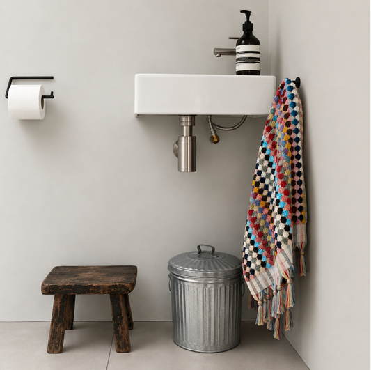 MULTICOLOR HAND TOWEL - SMALL
